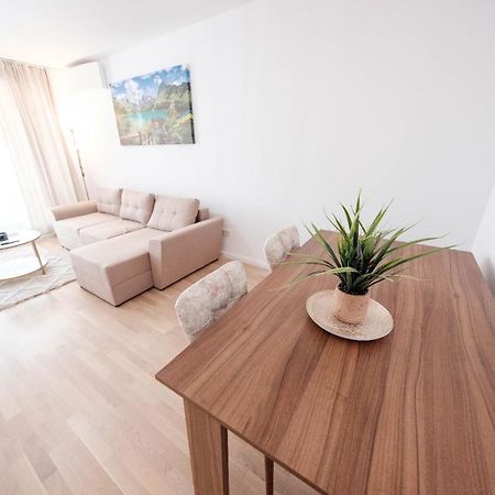 Brand New Luxury Apartment In The Heart Of Брашов Екстер'єр фото