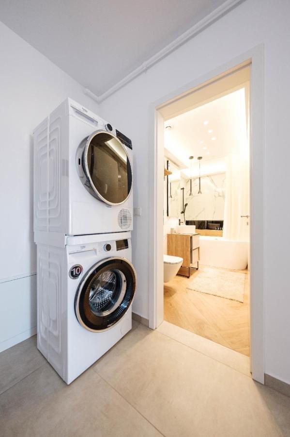Brand New Luxury Apartment In The Heart Of Брашов Екстер'єр фото