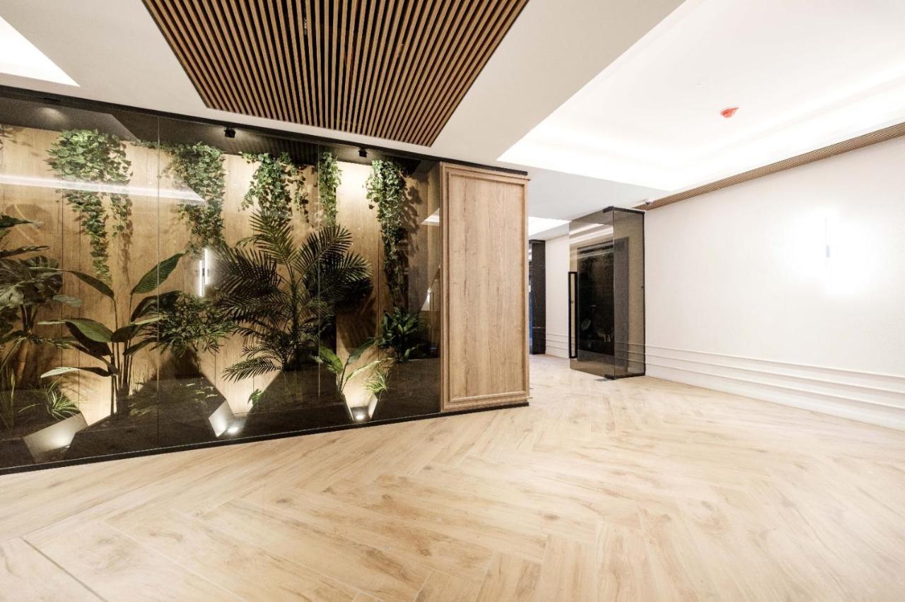 Brand New Luxury Apartment In The Heart Of Брашов Екстер'єр фото