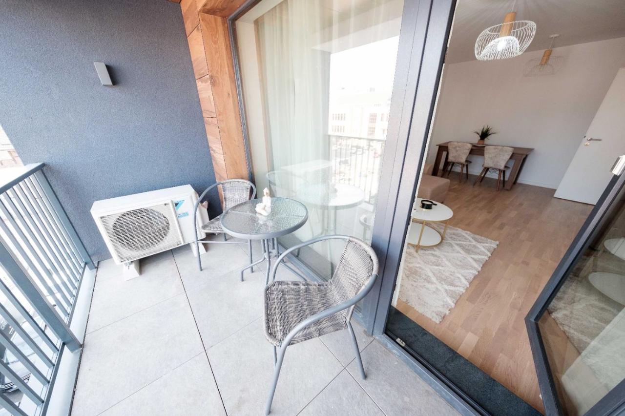 Brand New Luxury Apartment In The Heart Of Брашов Екстер'єр фото